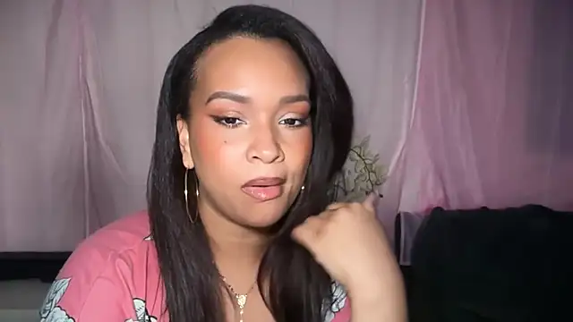 Snapshot of SashaEstrella chatting on June 14, 11:34 am SashaEstrella online show from June 14, 11:34 am