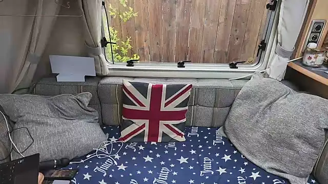 Snapshot of British__Rosie chatting on May 19, 7:47 am British Rosie online show from May 19, 7:47 am