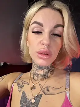 Snapshot of angel_devil_forever chatting on November 13, 10:30 pm angel devil forever online show from November 13, 10:30 pm