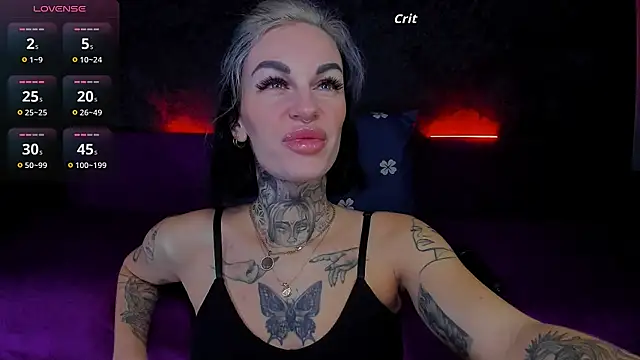 Snapshot of angel_devil_forever chatting on November 25, 10:21 pm angel devil forever online show from November 25, 10:21 pm