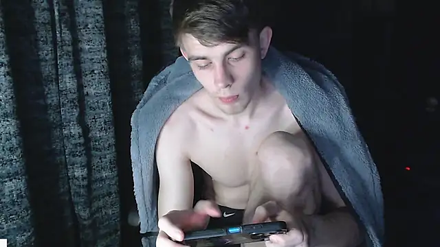 Student Oliver online show from November 21, 6:06 pm