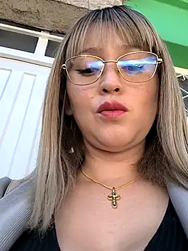 Snapshot of Katy__A chatting on June 11, 2:37 pm Katy A online show from June 11, 2:37 pm