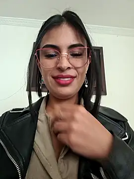 Snapshot of Astrid-- chatting on May 7, 2:33 pm Astrid-- online show from May 7, 2:33 pm