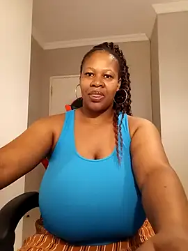 bustylisa1983 online show from March 17, 5:45 am