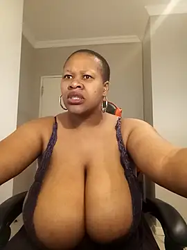 bustylisa1983 online show from September 16, 5:41 am