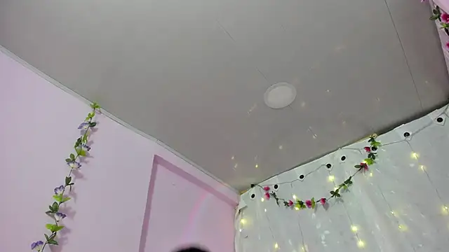 Samanta roberts1 online show from February 13, 11:50 am