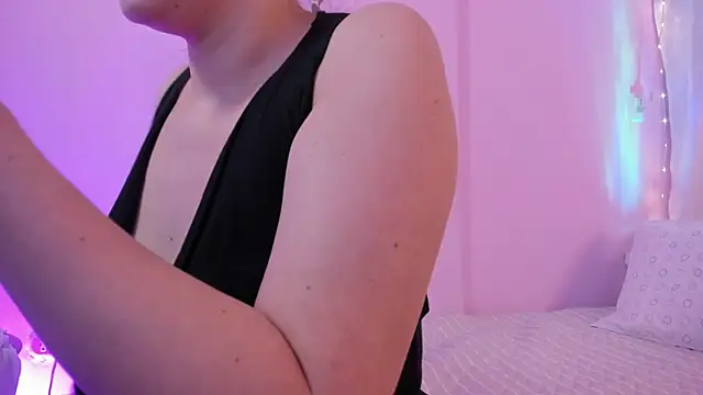 Samanta roberts1 online show from February 17, 11:34 am