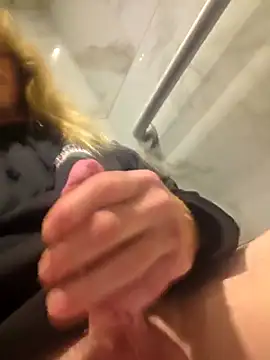 Travislovescum online show from November 6, 3:07 am