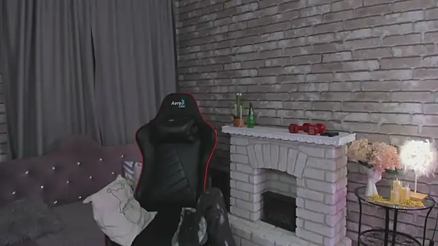 Snapshot of SarahCoksss chatting on October 23, 12:32 am SarahCoksss online show from October 23, 12:32 am