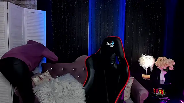 SarahCoksss online show from November 6, 12:44 am