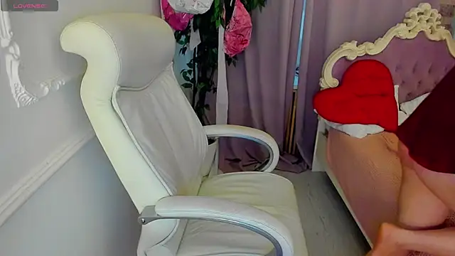 Snapshot of Lily_Marlin chatting on July 3, 4:30 am Lily Marlin online show from July 3, 4:30 am