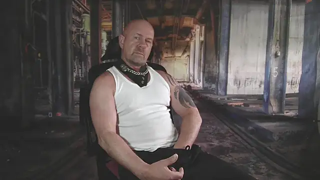 ManlyPrisonGuy online show from April 29, 2:10 pm