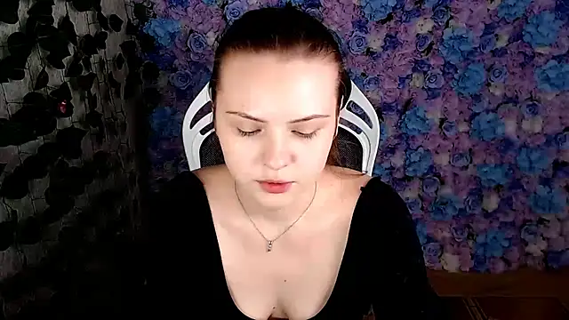 IxxiLiana online show from October 19, 5:08 am