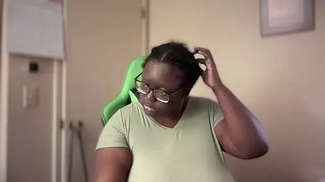 Snapshot of Yagurl__west chatting on January 9, 1:50 am Yagurl west online show from January 9, 1:50 am