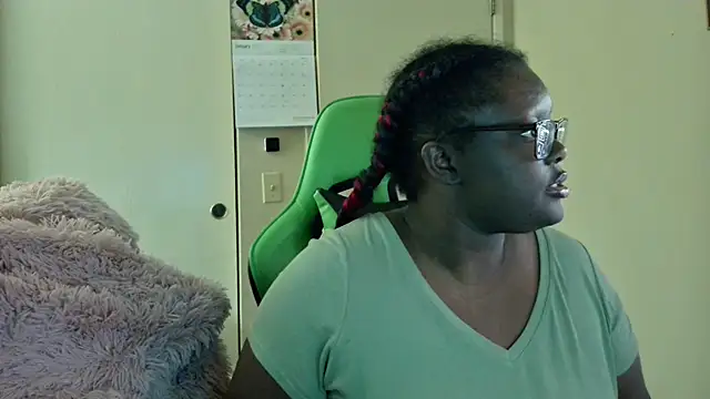 Snapshot of Yagurl__west chatting on January 14, 8:31 am Yagurl west online show from January 14, 8:31 am