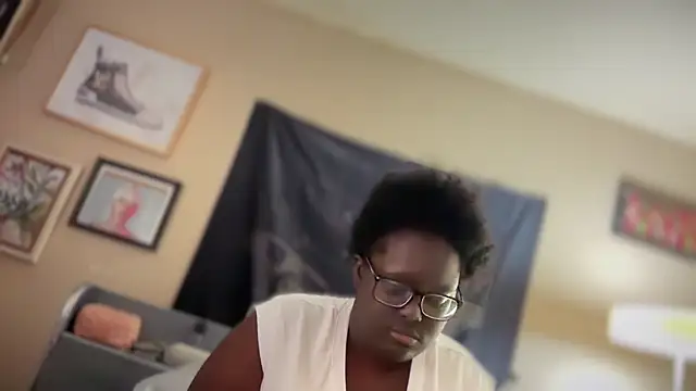 Snapshot of Yagurl__west chatting on January 26, 10:35 pm Yagurl west online show from January 26, 10:35 pm