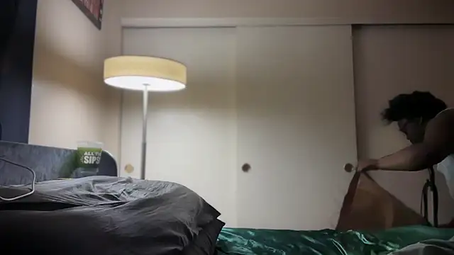 Snapshot of Yagurl__west chatting on February 4, 1:45 am Yagurl west online show from February 4, 1:45 am