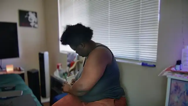 Snapshot of Yagurl__west chatting on February 5, 8:35 pm Yagurl west online show from February 5, 8:35 pm