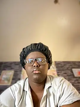 Yagurl  west online show from November 21, 1:04 am