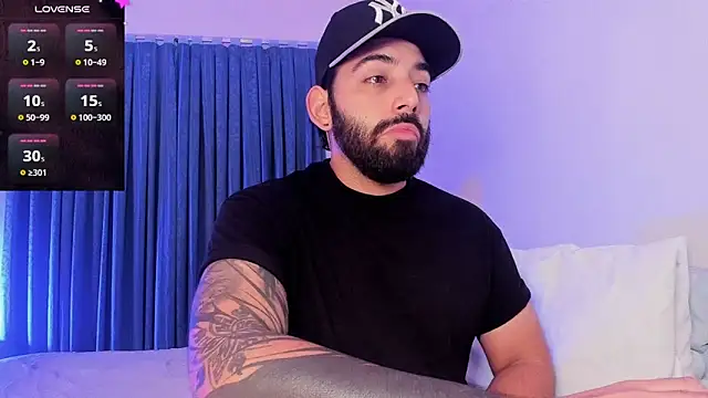 leo thewolf  online show from November 8, 7:45 pm