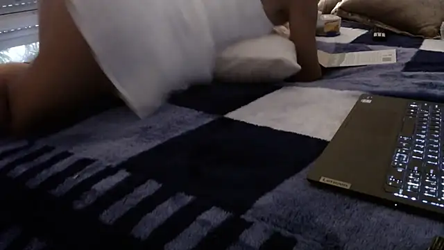 Snapshot of nevertardy13 chatting on February 25, 10:19 pm nevertardy13 online show from February 25, 10:19 pm