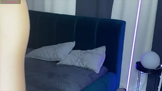 Snapshot of viviann_evans chatting on January 21, 6:11 am viviann evans online show from January 21, 6:11 am