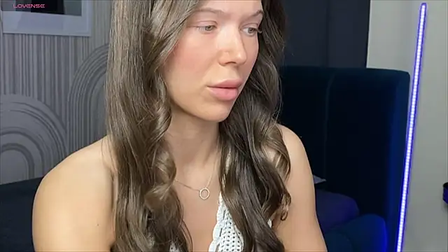 Snapshot of viviann_evans chatting on March 20, 1:02 am viviann evans online show from March 20, 1:02 am