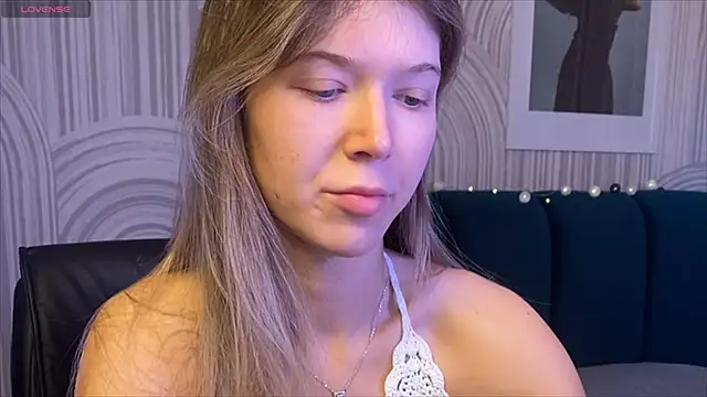 Snapshot of viviann_evans chatting on November 8, 1:06 am viviann evans online show from November 8, 1:06 am