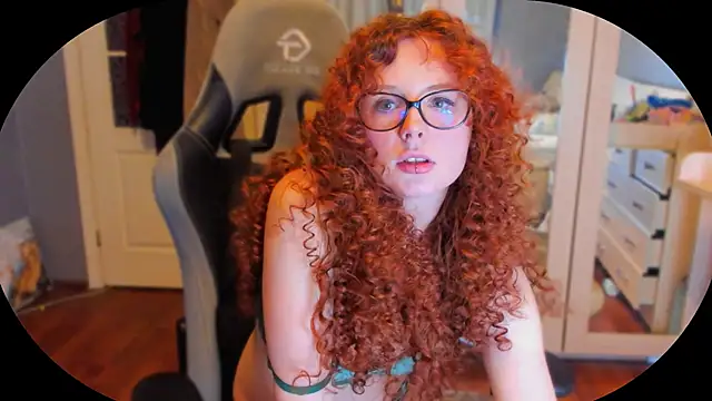 KlementinaBbG online show from February 19, 11:46 pm