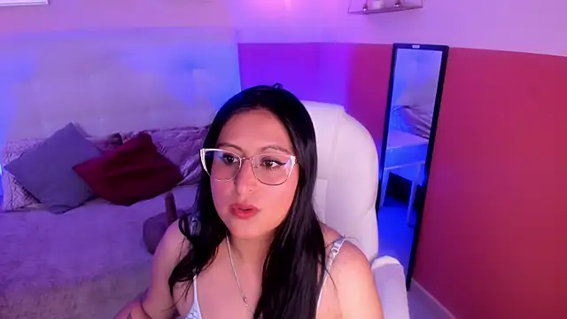 Snapshot of Amber_gold_ chatting on June 6, 1:32 am Amber gold online show from June 6, 1:32 am