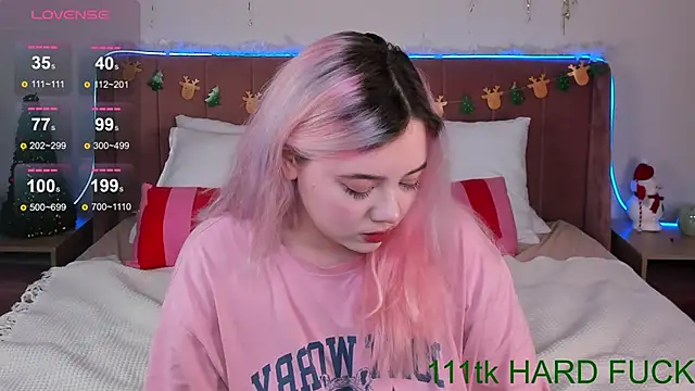 Snapshot of __KawaiiYuki__ chatting on January 4, 9:21 am   KawaiiYuki   online show from January 4, 9:21 am