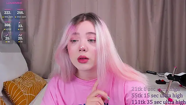 Snapshot of __KawaiiYuki__ chatting on January 25, 8:53 am   KawaiiYuki   online show from January 25, 8:53 am