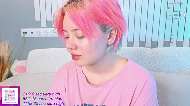 Snapshot of __KawaiiYuki__ chatting on October 13, 6:57 am   KawaiiYuki   online show from October 13, 6:57 am