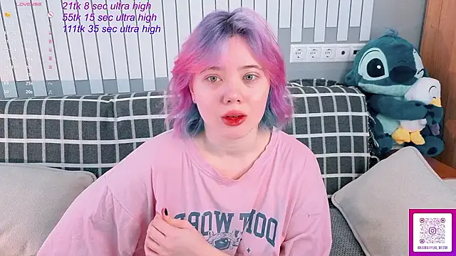 Snapshot of __KawaiiYuki__ chatting on February 13, 6:20 am KawaiiYuki online show from February 13, 6:20 am