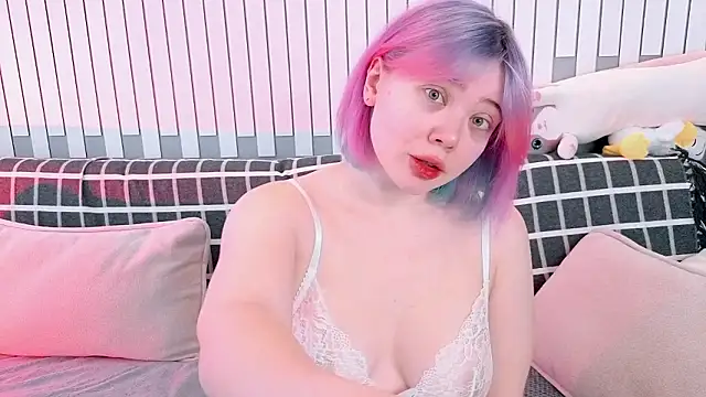 Snapshot of __KawaiiYuki__ chatting on February 23, 6:33 am KawaiiYuki online show from February 23, 6:33 am