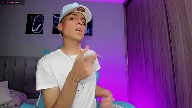 Snapshot of jake_and_joaquin chatting on September 14, 4:11 am jake and joaquin online show from September 14, 4:11 am