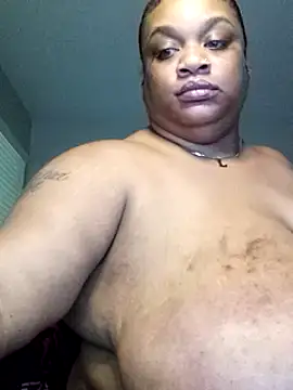 Snapshot of NaughtyHottieBBW chatting on February 4, 10:45 pm NaughtyHottieBBW online show from February 4, 10:45 pm