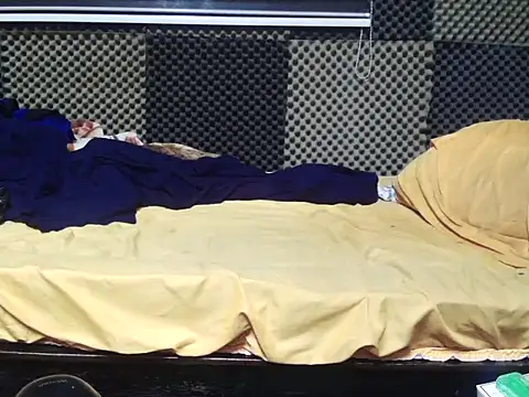 Arabeyes online show from October 31, 10:33 pm