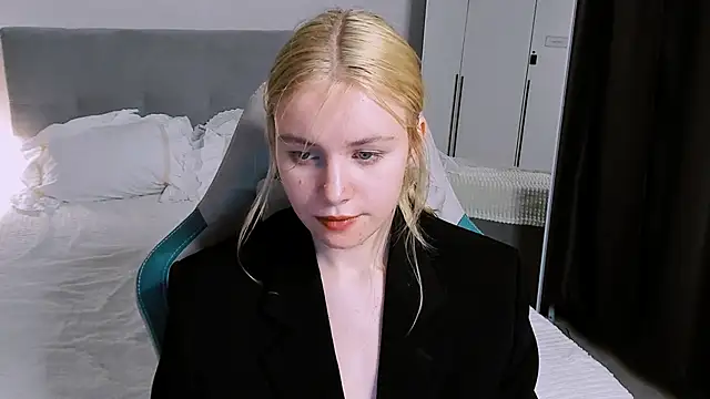 FapClubFamm online show from November 5, 5:57 pm