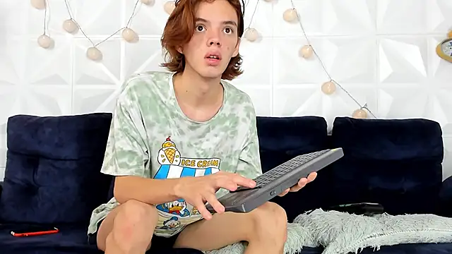 Snapshot of daniel_hot03 chatting on February 8, 1:33 pm daniel hot03 online show from February 8, 1:33 pm