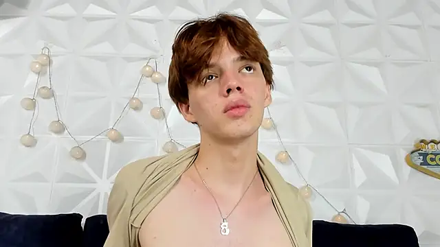 Snapshot of daniel_hot03 chatting on February 12, 9:33 pm daniel hot03 online show from February 12, 9:33 pm