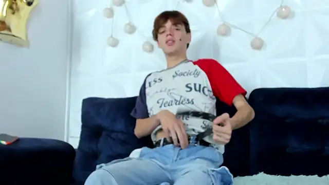 Snapshot of daniel_hot03 chatting on February 19, 9:36 pm daniel hot03 online show from February 19, 9:36 pm