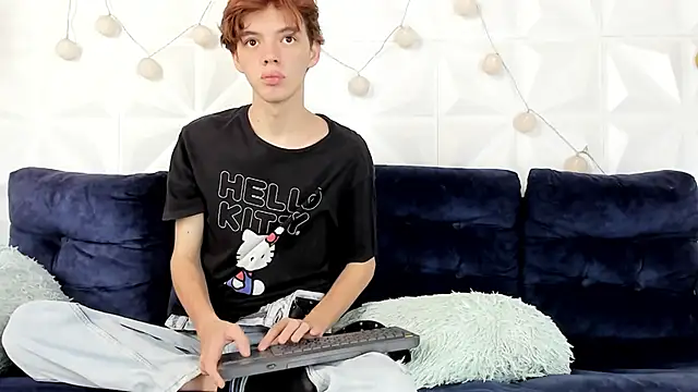 Snapshot of daniel_hot03 chatting on March 1, 1:18 pm daniel hot03 online show from March 1, 1:18 pm