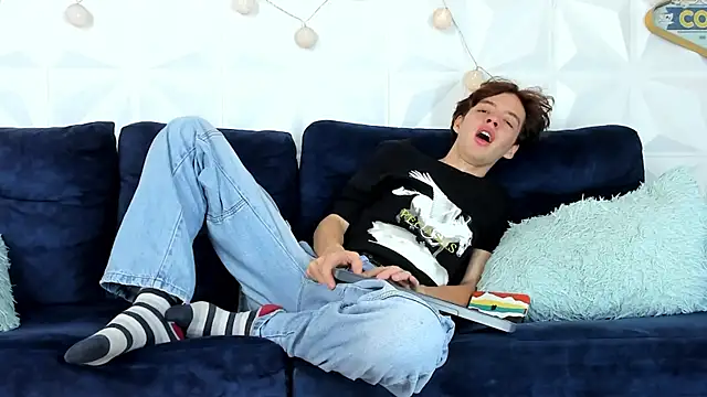 Snapshot of daniel_hot03 chatting on March 13, 2:01 pm daniel hot03 online show from March 13, 2:01 pm