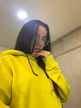 Snapshot of ana_ev chatting on November 29, 12:46 am ana ev online show from November 29, 12:46 am