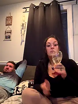 Snapshot of Chloexx69 chatting on November 6, 12:22 am Chloexx69 online show from November 6, 12:22 am