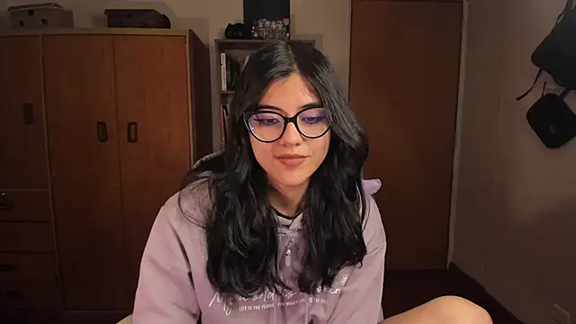 valerie  skyy online show from January 3, 4:00 am