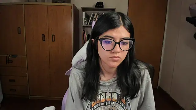 valerie  skyy online show from January 17, 3:55 am