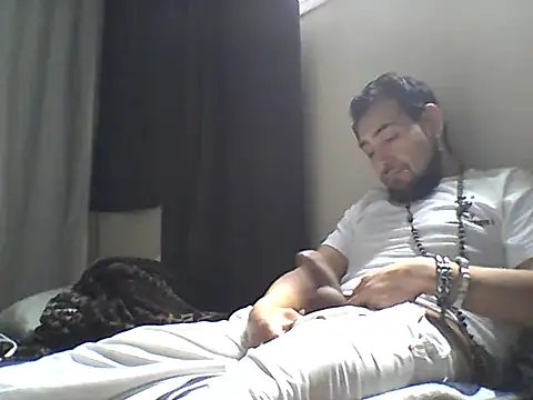 Snapshot of SideGhost chatting on February 14, 8:27 pm SideGhost online show from February 14, 8:27 pm