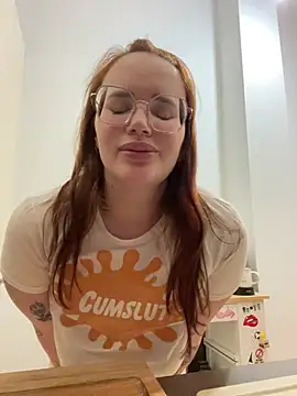 Mona-Peaches online show from December 31, 10:15 am